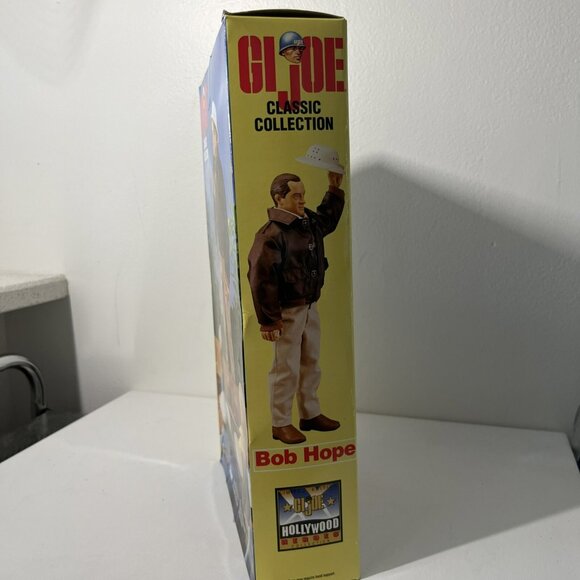 GI Joe Classic Collection Bob Hope Hollywood Canteen Action Figure - NIB - Picture 4 of 8